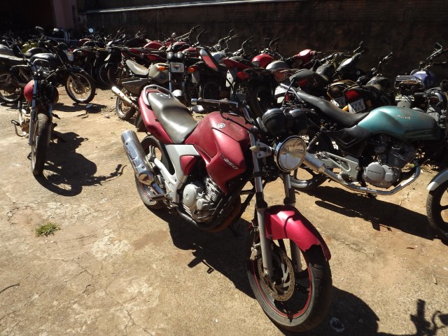 YAMAHA/FAZER YS250